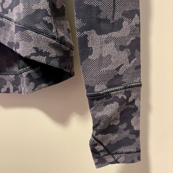 Lulu long sleeve, slim fit camo print, size 4 - Picture 3 of 4